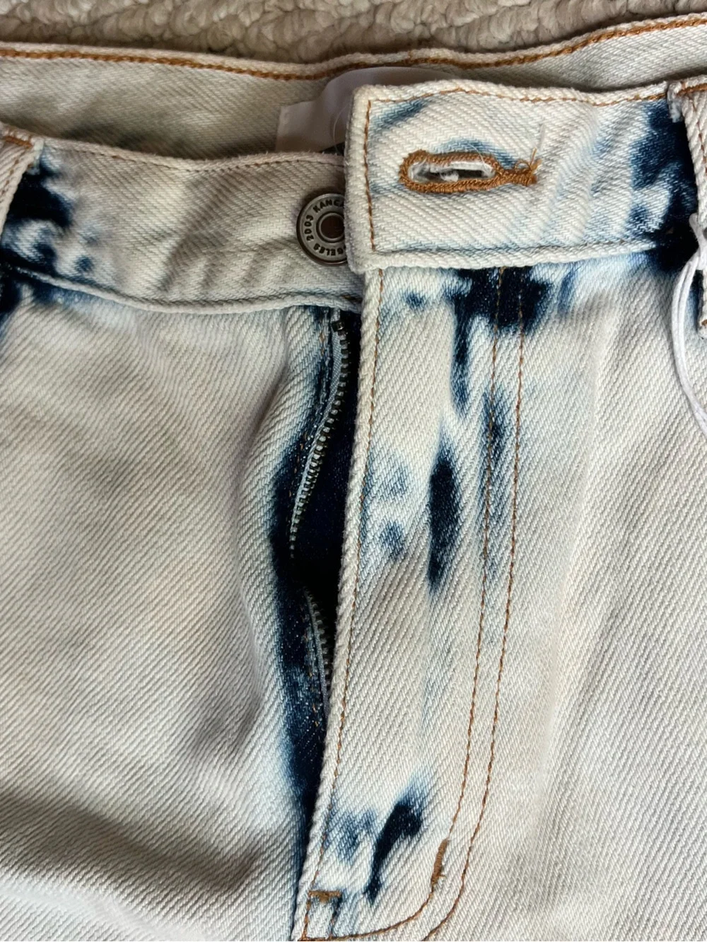 KanCan - Washed Cream Distressed Women’s Denim Shorts- sz31